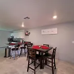 Cheerful, Fresh And Spacious 3 Bedroom Townhome,